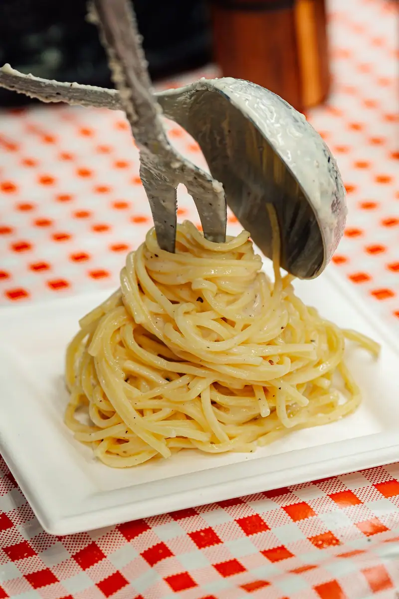 Spaghetti serviti con le pinze — Parco d’Autunno al Raffo Parco Gondar di Gallipoli