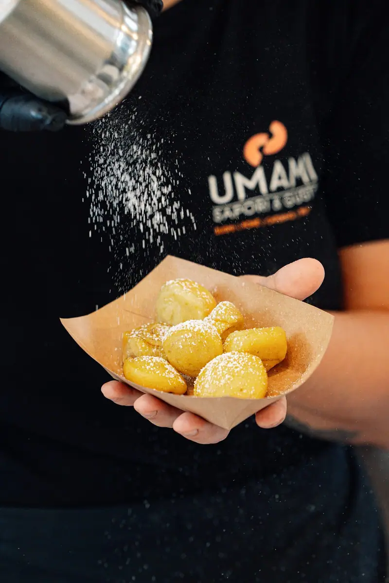 Frittelle con zucchero a velo — Parco d’Autunno al Raffo Parco Gondar di Gallipoli